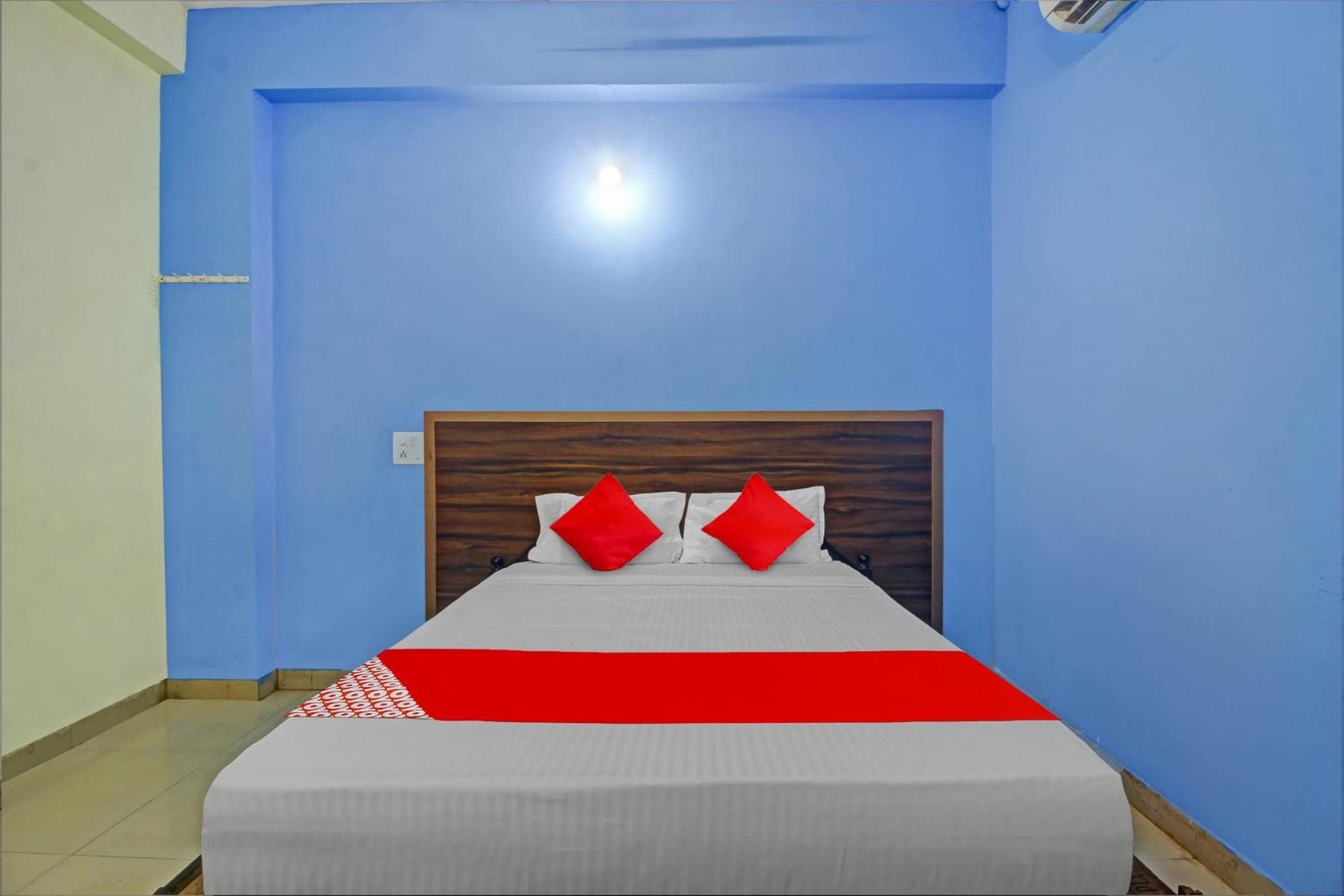 Hotel O Satya Inn Karimnagar Exterior foto